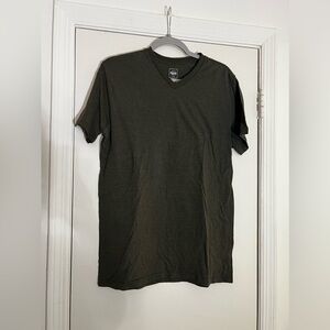 Mossimo Green V-Neck Short Sleeve Shirt
Size Medium